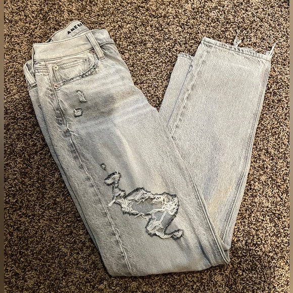 American Eagle Outfitters Denim - American Eagle NWOT Size 00 Short Gray Ripped Straight Leg Distressed Jeans